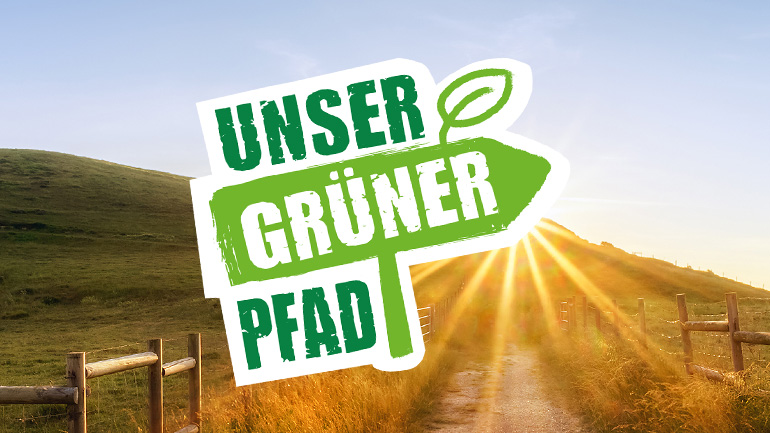 Unser Grüner Pfad Logo vor Landschaftsfoto Hintergrund